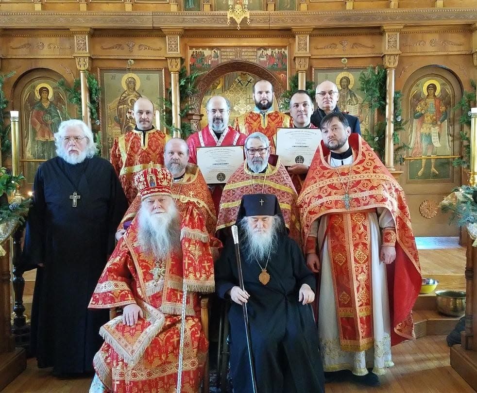 Вручение дипломов выпускникам Пастырского училища
